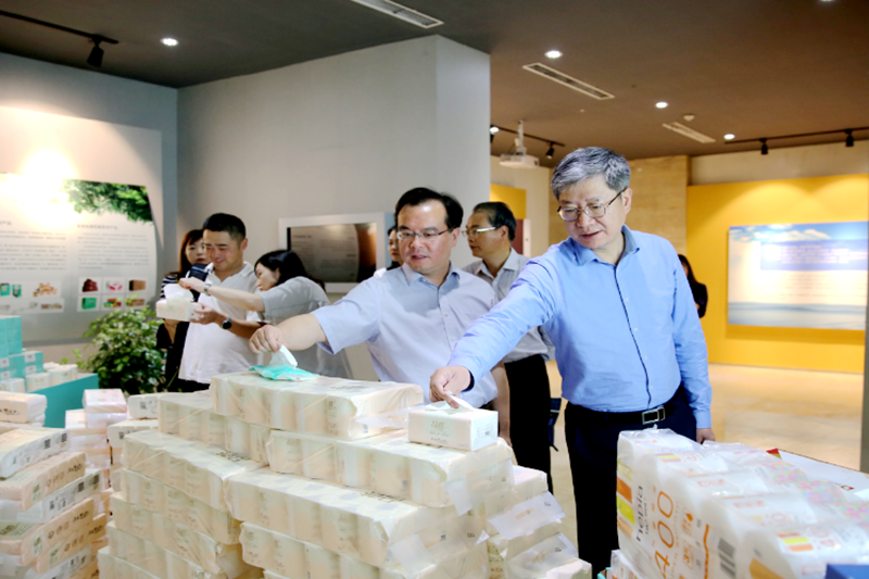2019年 5月22日，時(shí)任浙江省社會(huì)組織綜合黨委專職副書記、省民政廳社會(huì)組織管理局局長(zhǎng)蔡國(guó)華蒞臨景興紙業(yè)調(diào)研企業(yè)發(fā)展情況和黨建工作