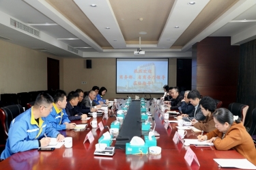 商務部駐杭特辦特派員劉福學攜浙江省商務廳黨組成員、總經濟師朱軍一行蒞臨景興紙業考察調研